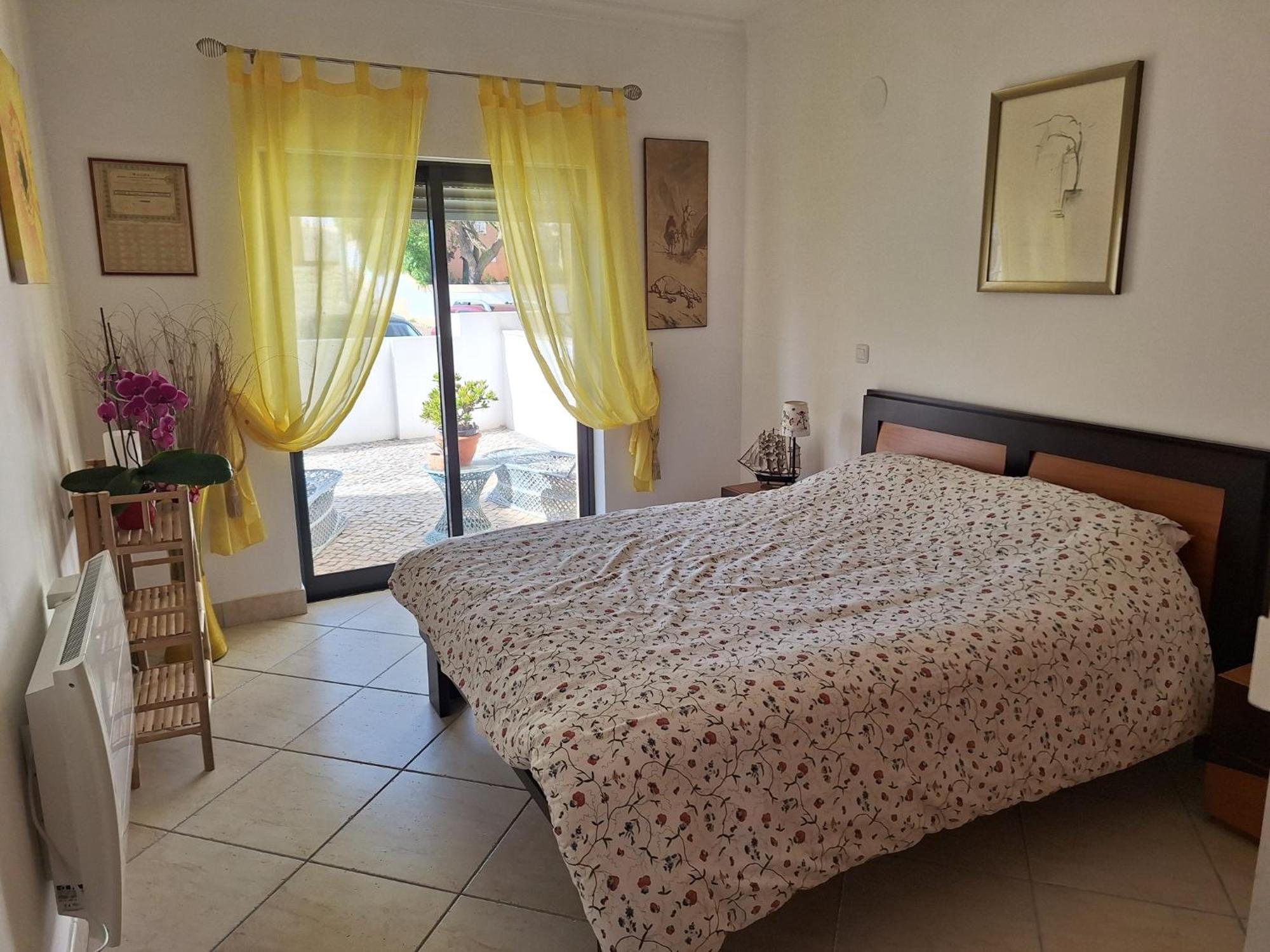 Apartment Great 2 Bedroom With Communal Pool Lagos